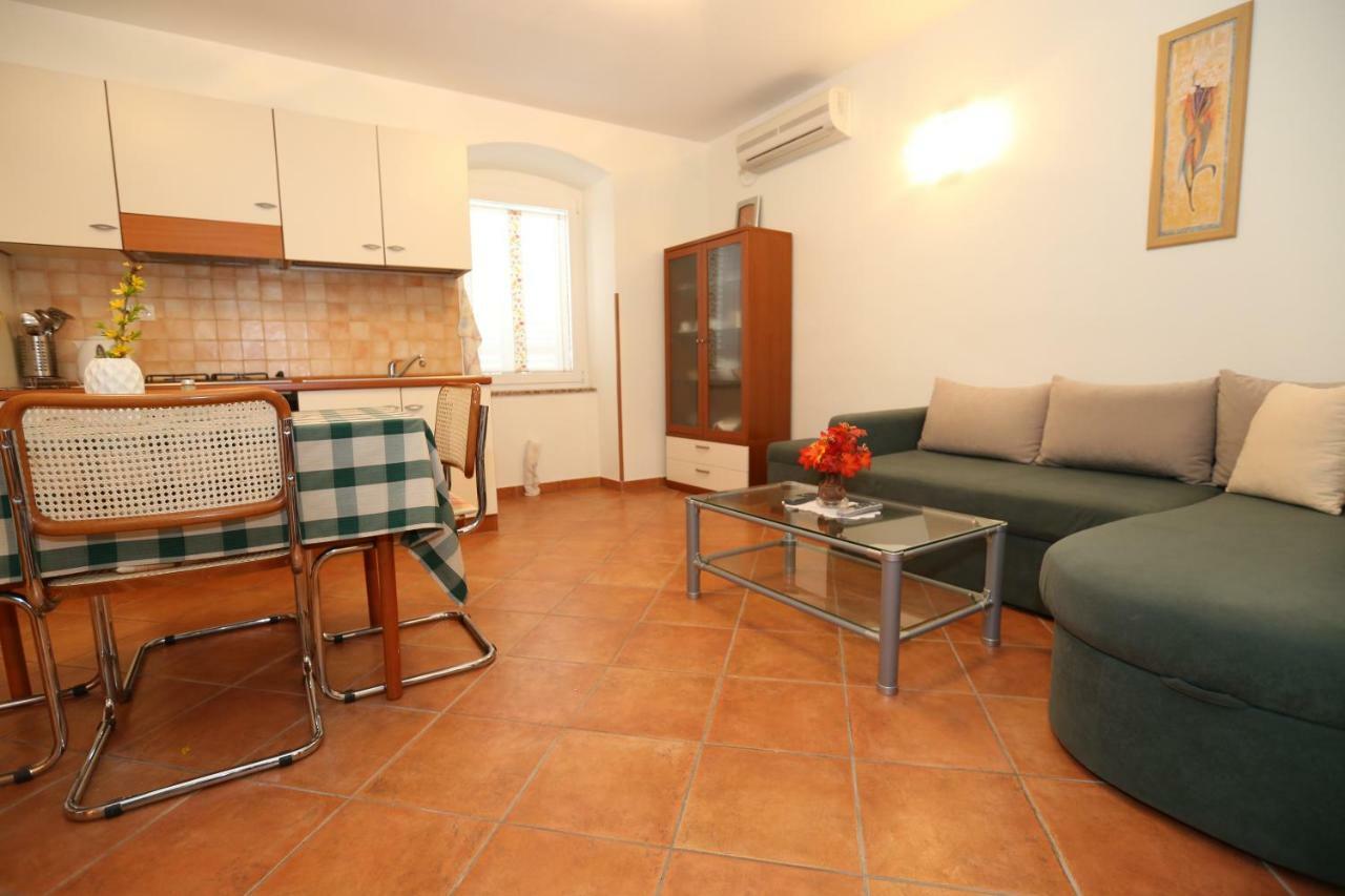 Apartment By The Sea Baška Buitenkant foto